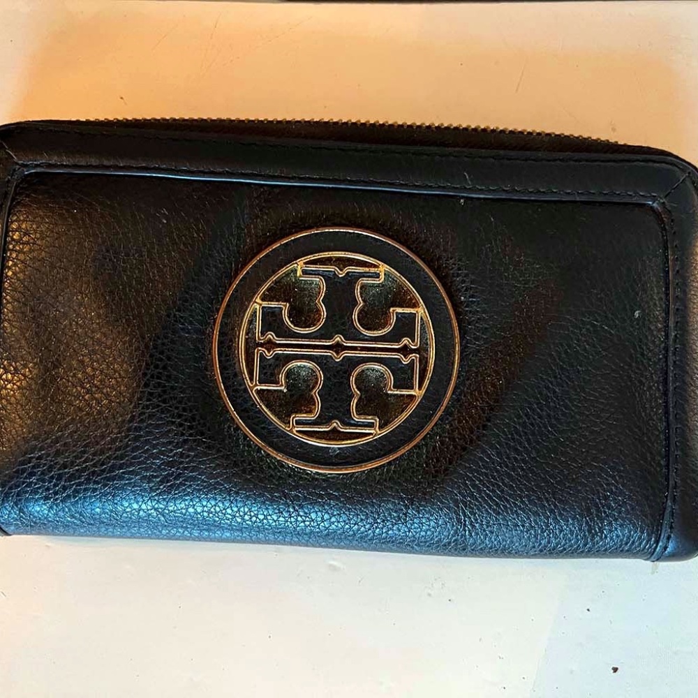 COPY - Tory Burch Leather wallet